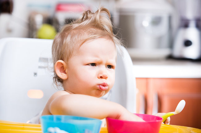 Messy eating & children: tips to help